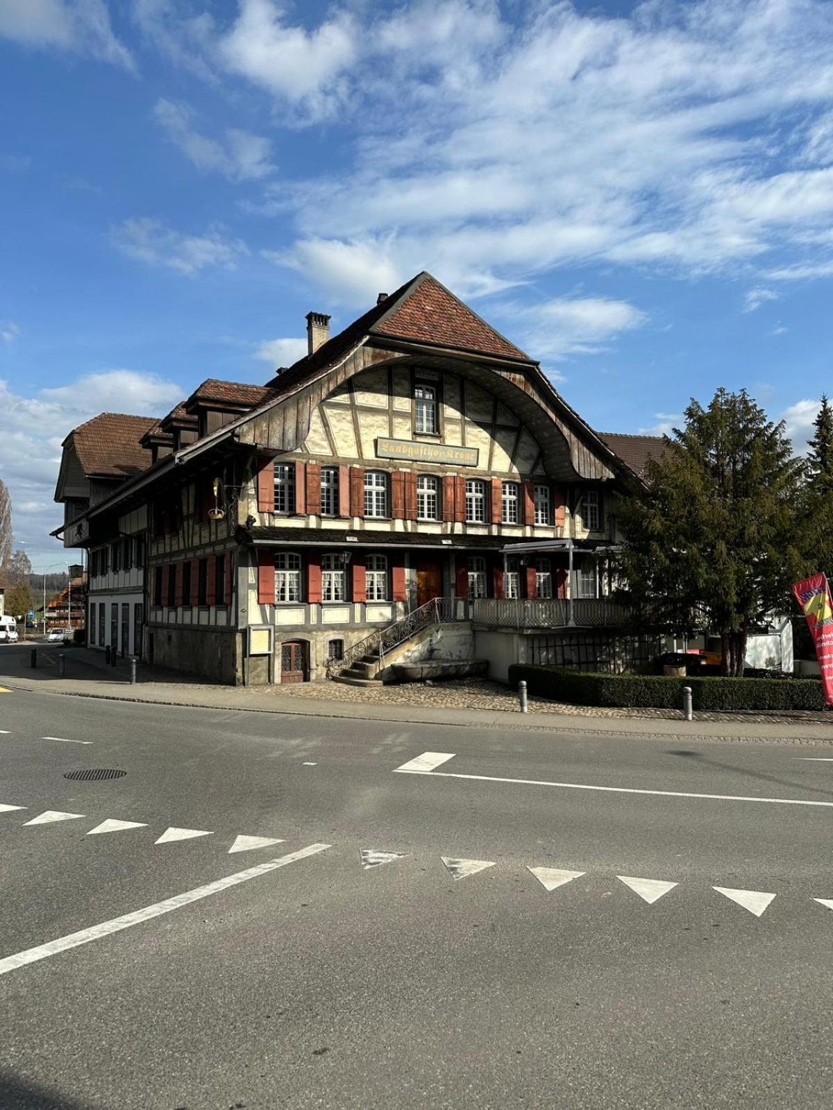 Hotel Krone Uetendorf Exterior photo